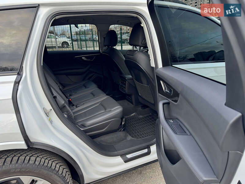 Внедорожник / Кроссовер Audi Q7 2023 в Киеве