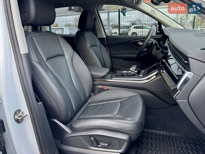 Внедорожник / Кроссовер Audi Q7 2023 в Киеве