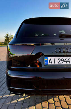 Позашляховик / Кросовер Audi Q7 2017 в 