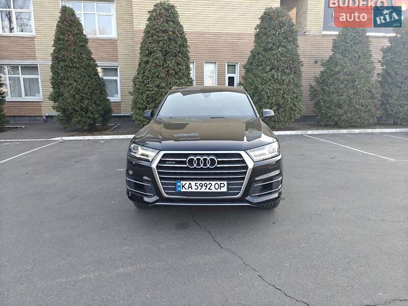 Позашляховик / Кросовер Audi Q7 2017 в Києві