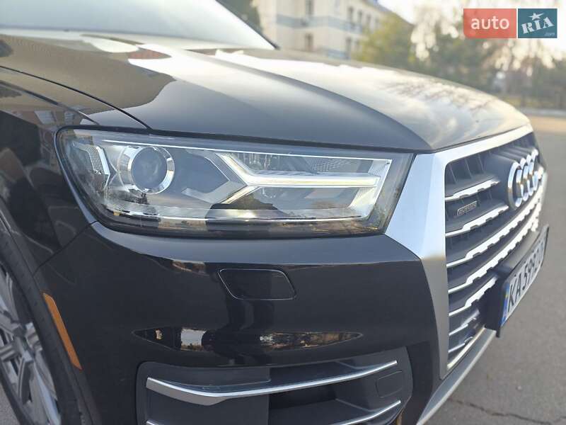 Позашляховик / Кросовер Audi Q7 2017 в Києві