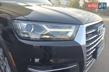 Внедорожник / Кроссовер Audi Q7 2017 в 