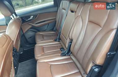 Внедорожник / Кроссовер Audi Q7 2017 в 