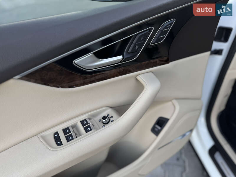 Внедорожник / Кроссовер Audi Q7 2017 в Черновцах
