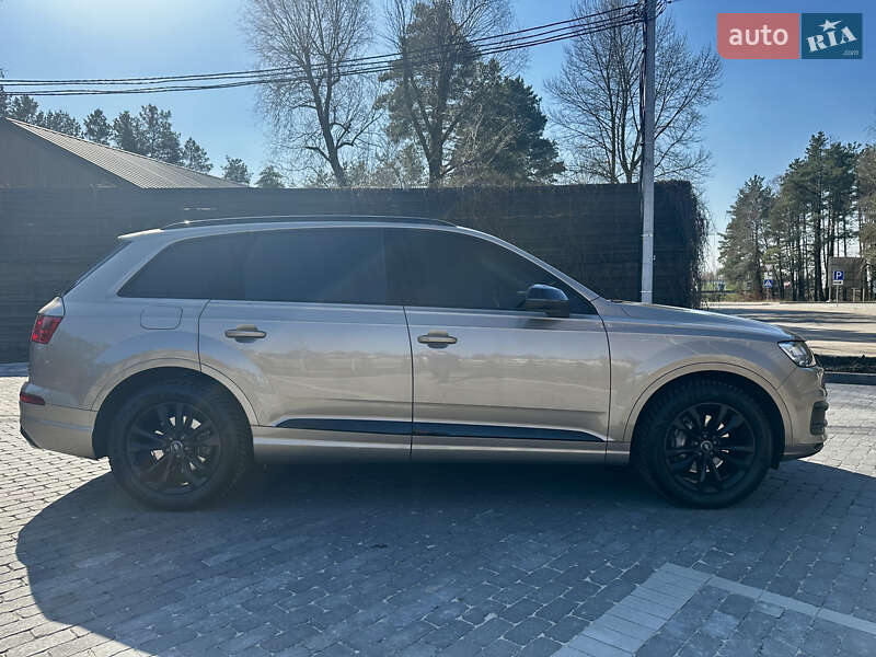 Внедорожник / Кроссовер Audi Q7 2018 в Киеве