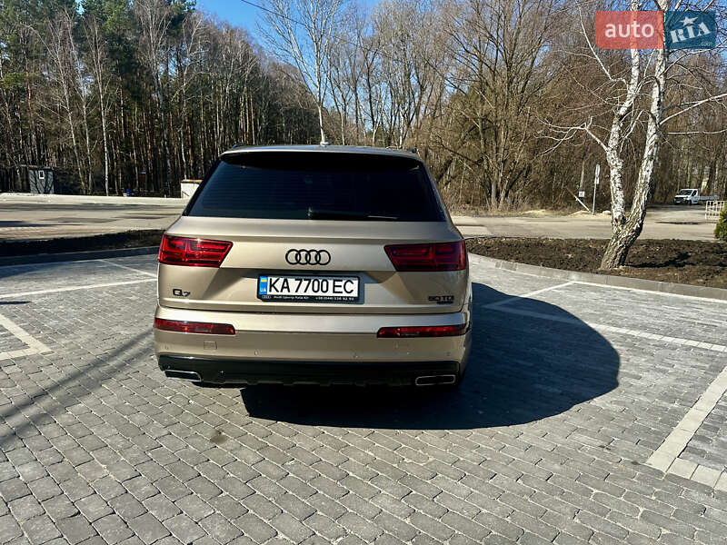 Внедорожник / Кроссовер Audi Q7 2018 в Киеве