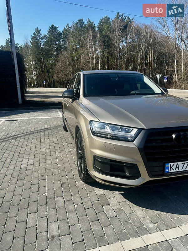 Внедорожник / Кроссовер Audi Q7 2018 в Киеве