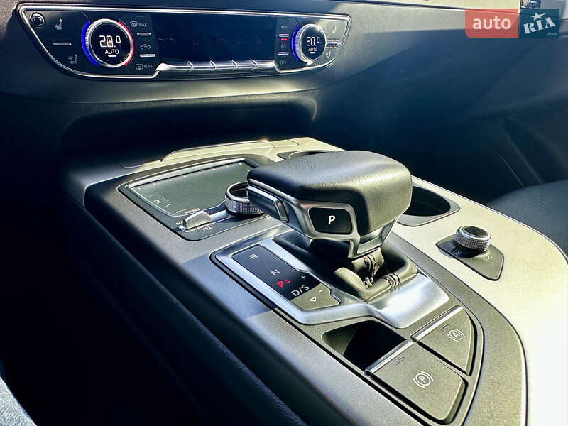 Внедорожник / Кроссовер Audi Q7 2018 в Киеве