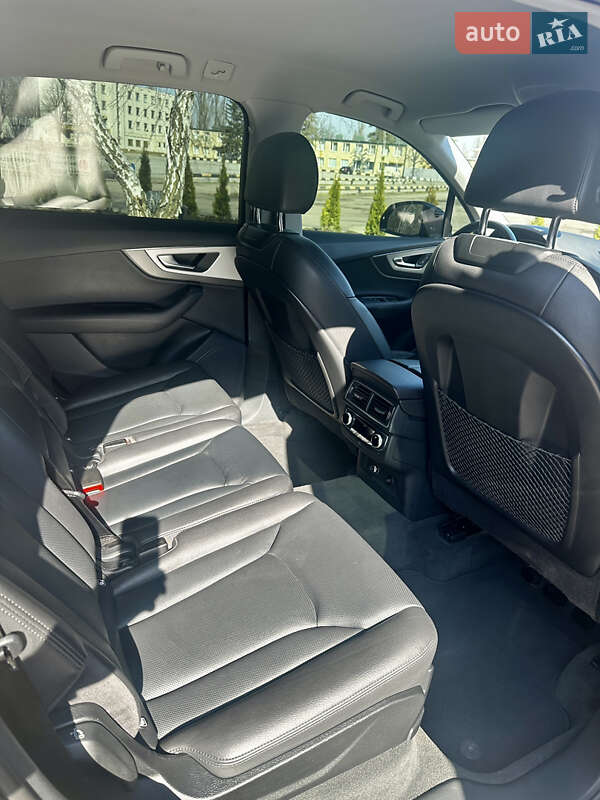 Внедорожник / Кроссовер Audi Q7 2018 в Киеве