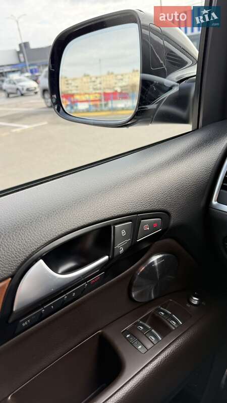 Внедорожник / Кроссовер Audi Q7 2012 в Киеве
