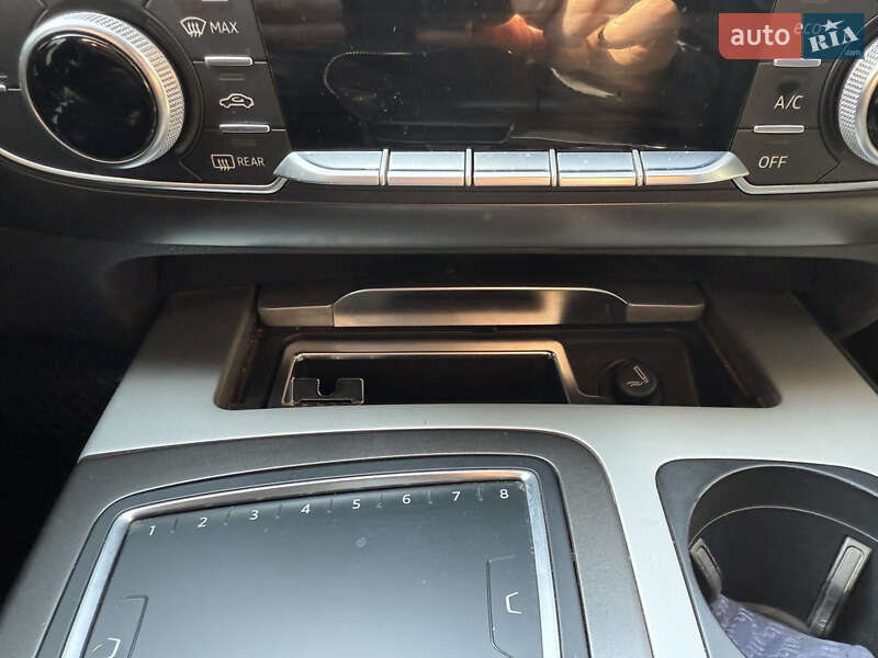 Внедорожник / Кроссовер Audi Q7 2015 в Ровно