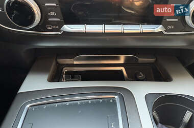 Внедорожник / Кроссовер Audi Q7 2015 в 