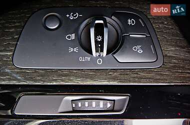 Внедорожник / Кроссовер Audi Q7 2016 в 