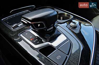 Внедорожник / Кроссовер Audi Q7 2016 в 