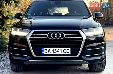 Внедорожник / Кроссовер Audi Q7 2017 в 