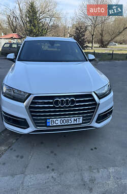 Внедорожник / Кроссовер Audi Q7 2018 в 