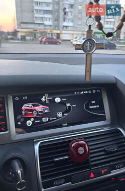 Внедорожник / Кроссовер Audi Q7 2012 в 