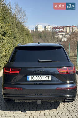 Внедорожник / Кроссовер Audi Q7 2016 в 
