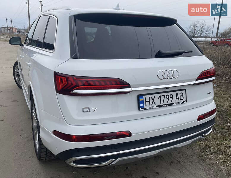 Внедорожник / Кроссовер Audi Q7 2023 в Нетешине