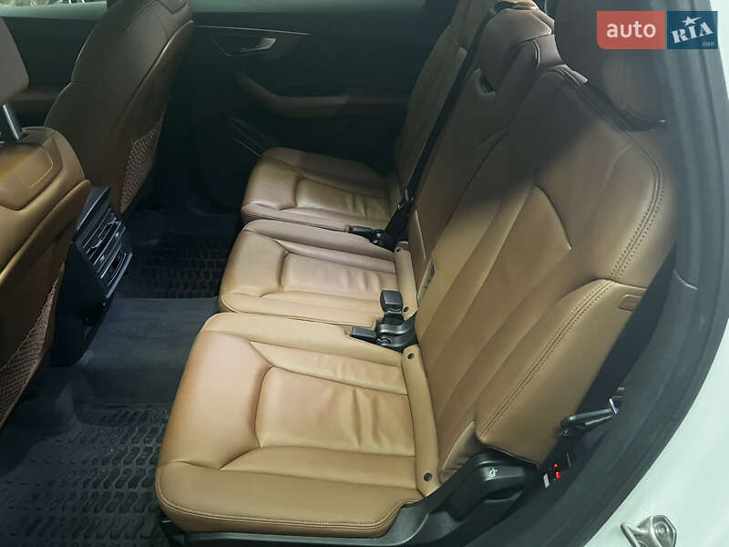 Внедорожник / Кроссовер Audi Q7 2023 в Нетешине