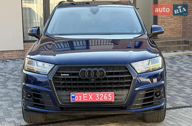 Позашляховик / Кросовер Audi Q7 2019 в 
