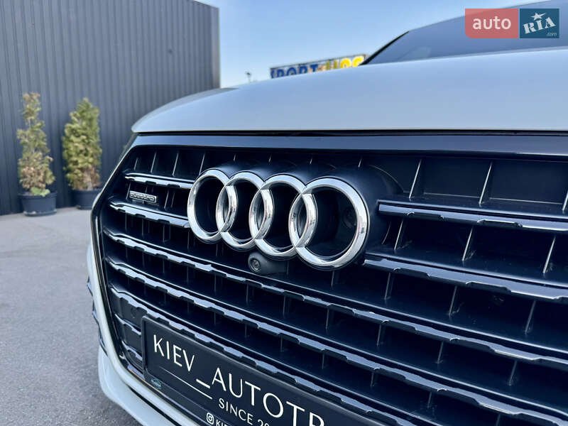 Позашляховик / Кросовер Audi Q7 2015 в Києві