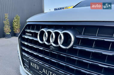 Внедорожник / Кроссовер Audi Q7 2015 в 