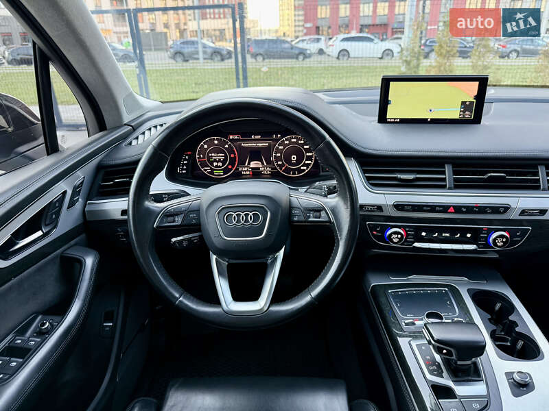 Позашляховик / Кросовер Audi Q7 2015 в Києві