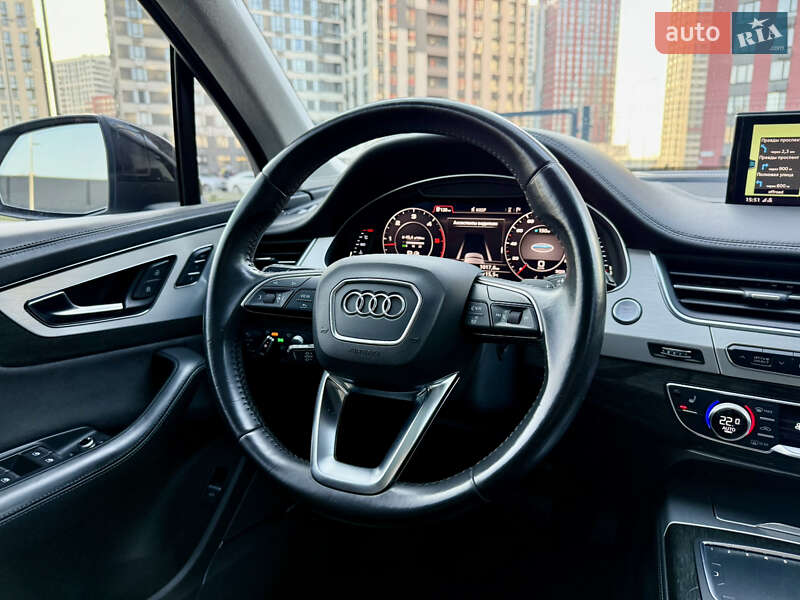 Позашляховик / Кросовер Audi Q7 2015 в Києві