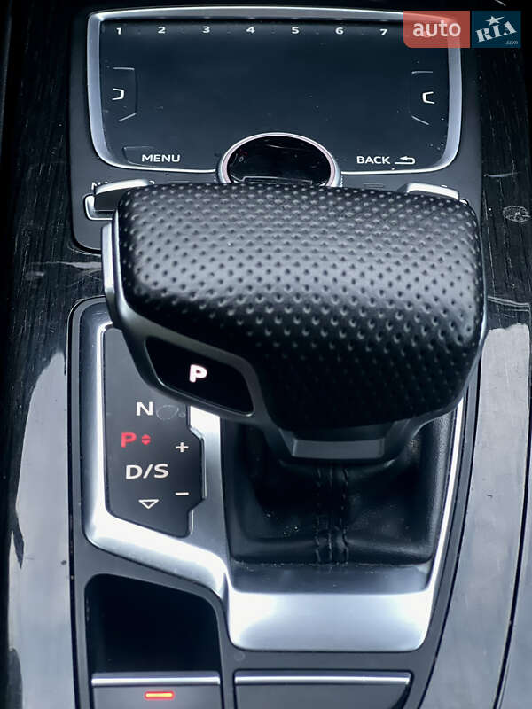 Внедорожник / Кроссовер Audi Q7 2015 в Черновцах