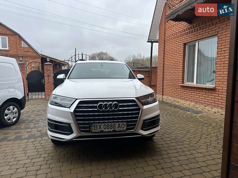 Внедорожник / Кроссовер Audi Q7 2015 в Хмельницком