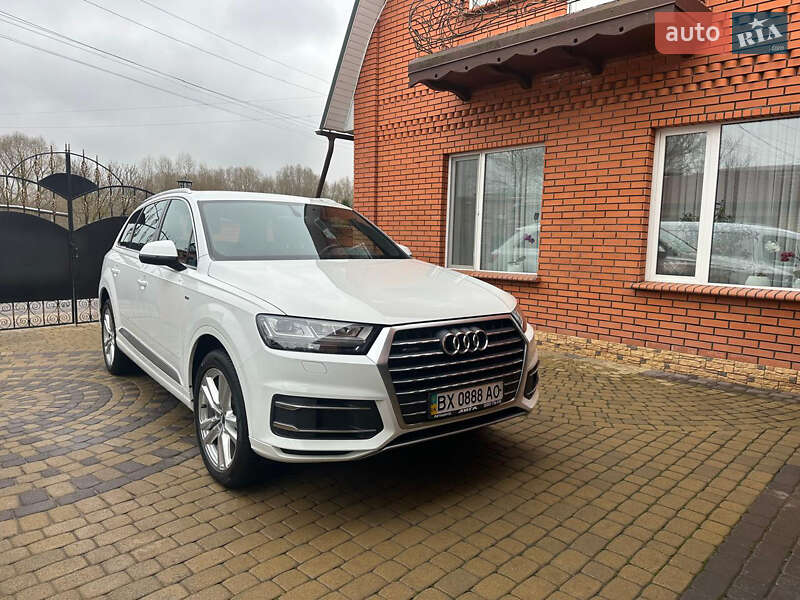 Внедорожник / Кроссовер Audi Q7 2015 в Хмельницком
