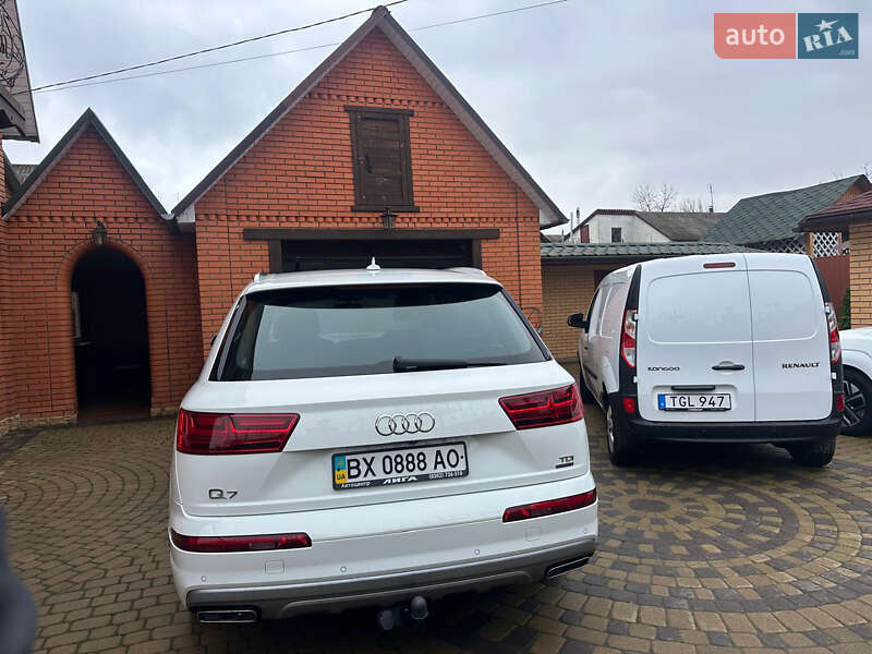 Внедорожник / Кроссовер Audi Q7 2015 в Хмельницком