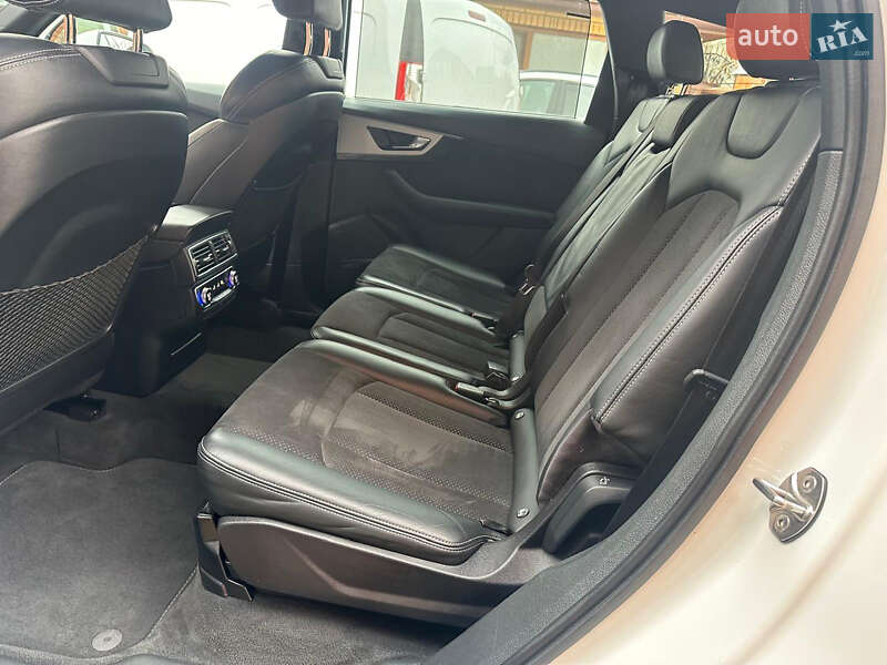 Внедорожник / Кроссовер Audi Q7 2015 в Хмельницком
