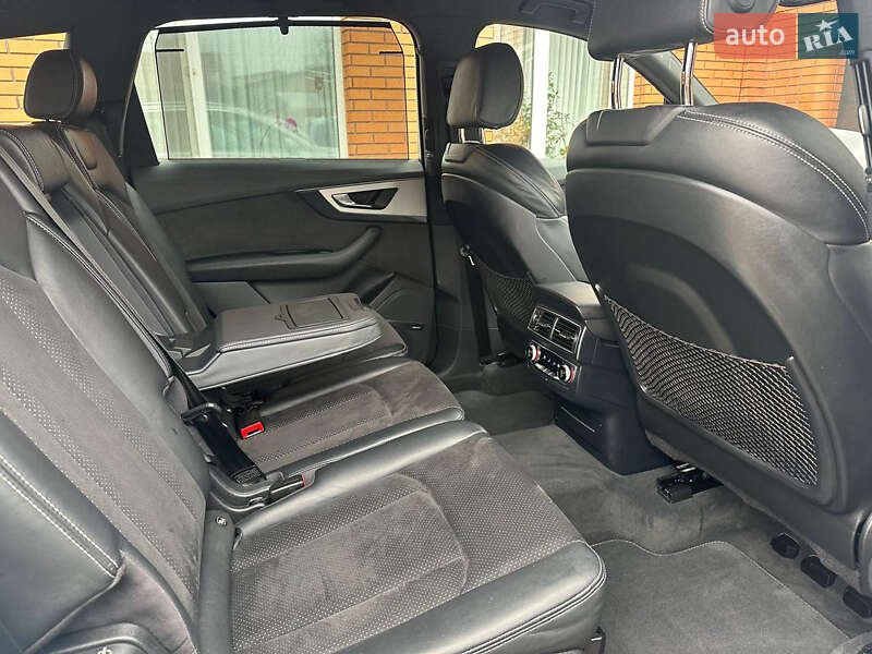 Внедорожник / Кроссовер Audi Q7 2015 в Хмельницком