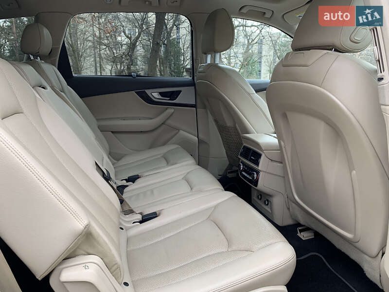 Внедорожник / Кроссовер Audi Q7 2018 в Киеве
