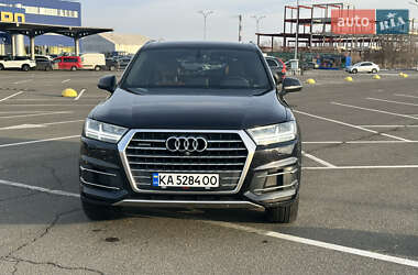 Внедорожник / Кроссовер Audi Q7 2017 в 