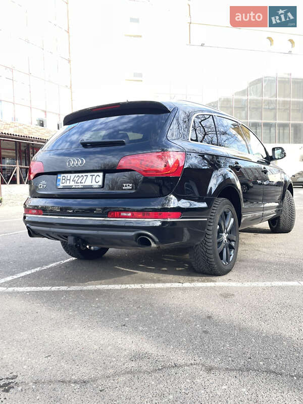 Внедорожник / Кроссовер Audi Q7 2015 в Николаеве