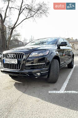Внедорожник / Кроссовер Audi Q7 2015 в 