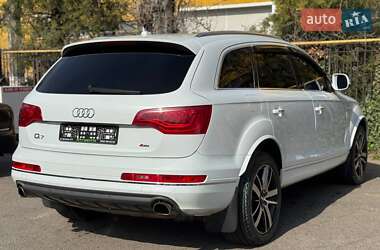 Позашляховик / Кросовер Audi Q7 2013 в 