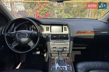 Позашляховик / Кросовер Audi Q7 2013 в 