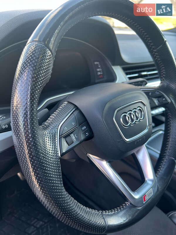 Внедорожник / Кроссовер Audi Q7 2017 в Киеве