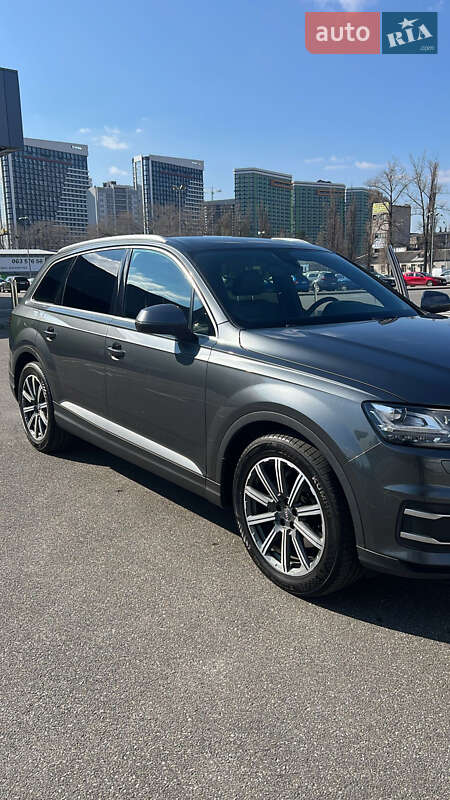 Внедорожник / Кроссовер Audi Q7 2017 в Киеве