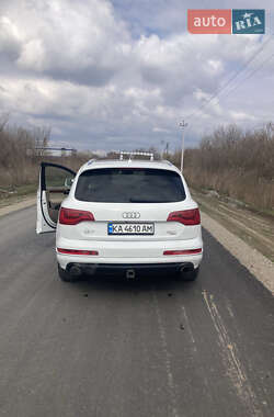 Внедорожник / Кроссовер Audi Q7 2015 в 