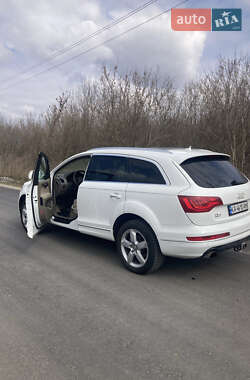 Внедорожник / Кроссовер Audi Q7 2015 в 