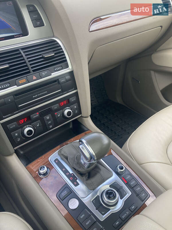 Внедорожник / Кроссовер Audi Q7 2015 в Киеве