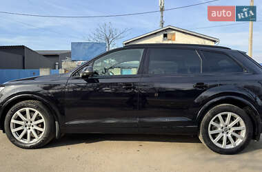 Внедорожник / Кроссовер Audi Q7 2018 в 