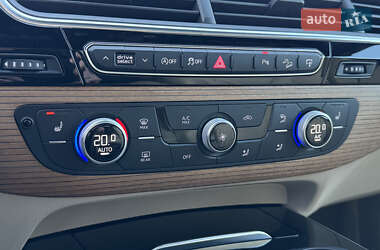 Внедорожник / Кроссовер Audi Q7 2016 в 