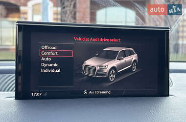 Внедорожник / Кроссовер Audi Q7 2016 в 