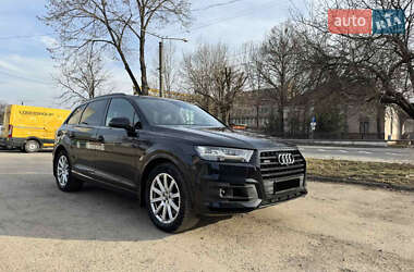 Внедорожник / Кроссовер Audi Q7 2018 в 